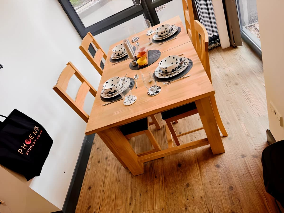 Albion Court image