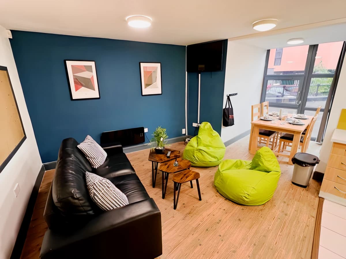 Albion Court image