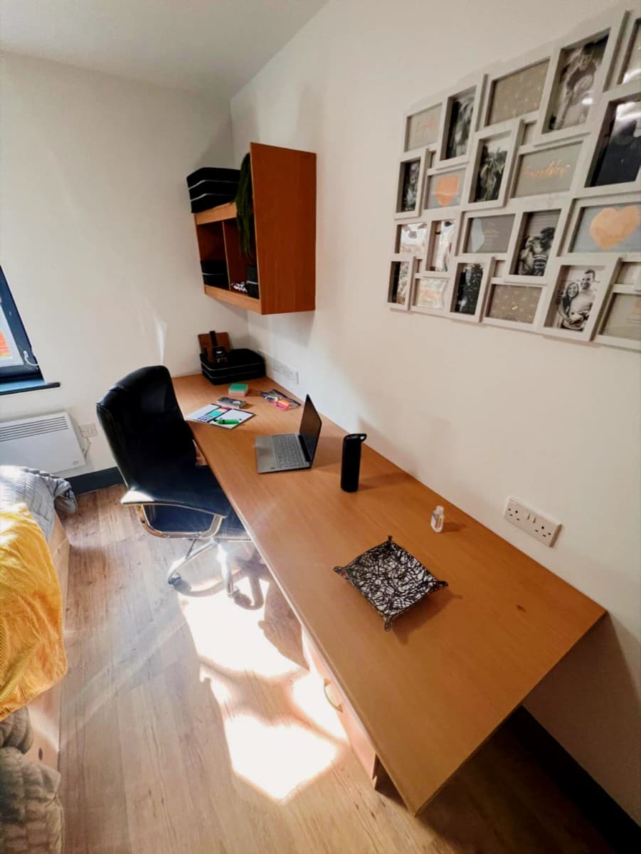 Albion Court image