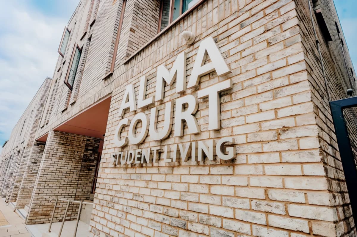 Alma Court image 5