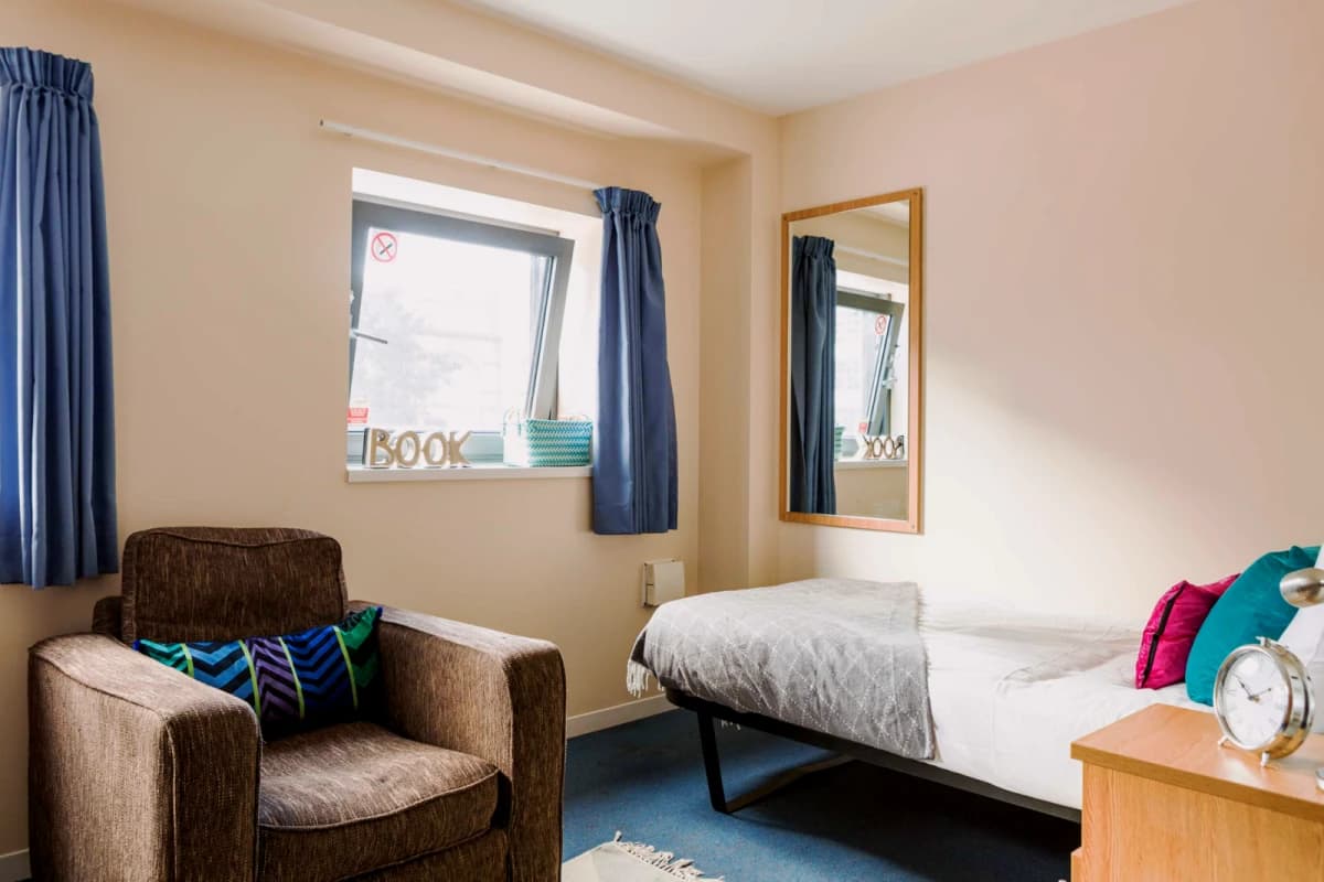 Lyme Regis House image