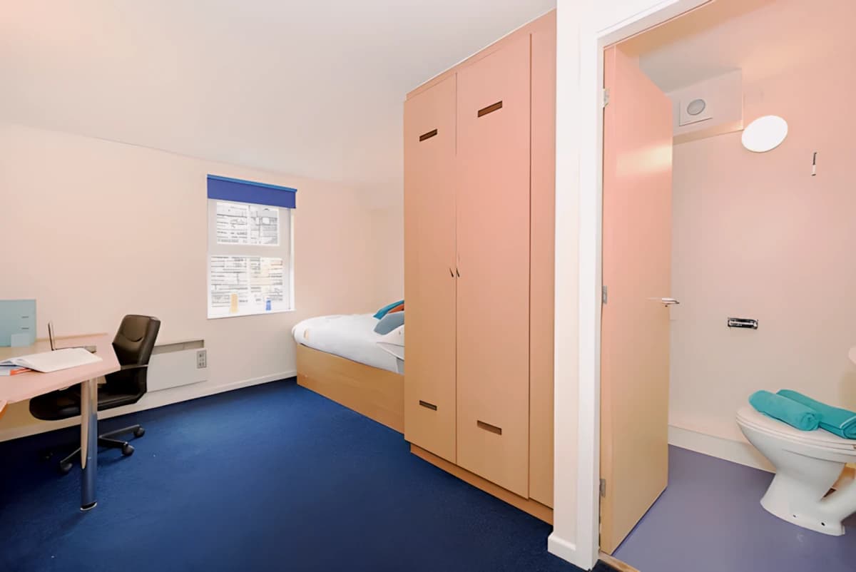 Ensuite - Bronze