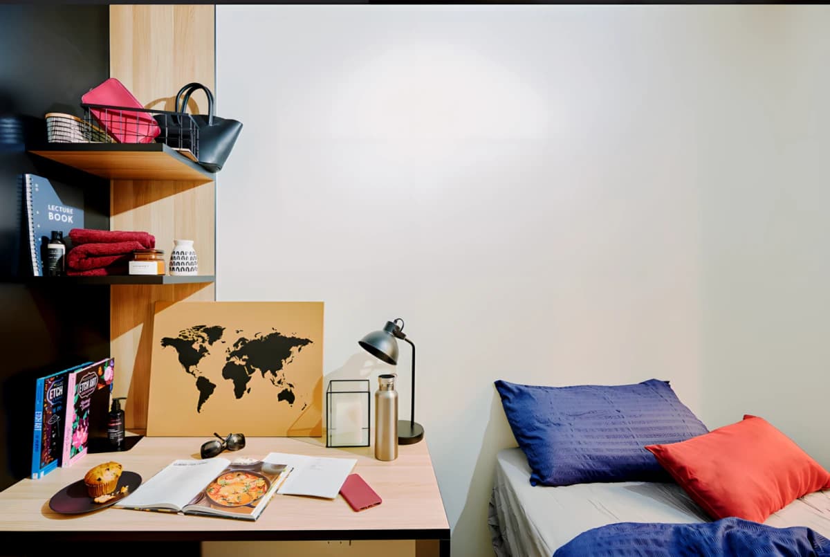 Scape La Trobe image