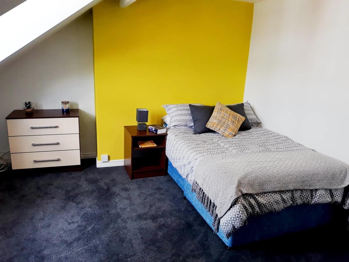 2-6 Bedroom Houses