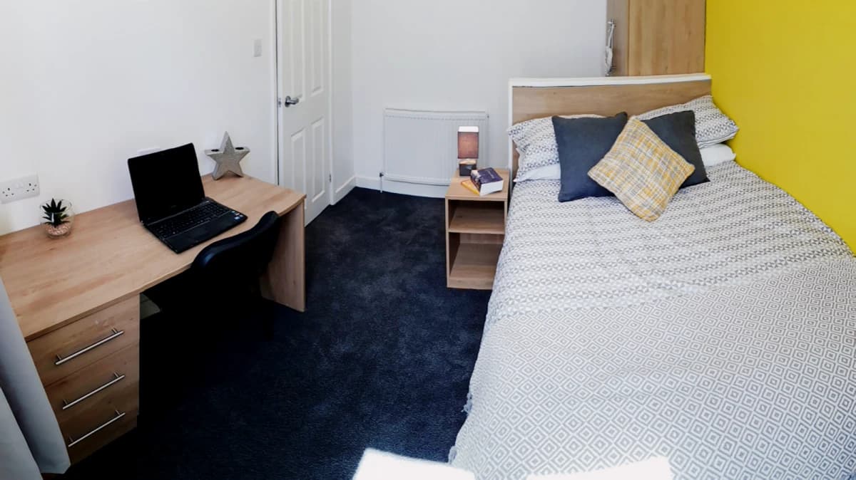 2-6 Bedroom Houses