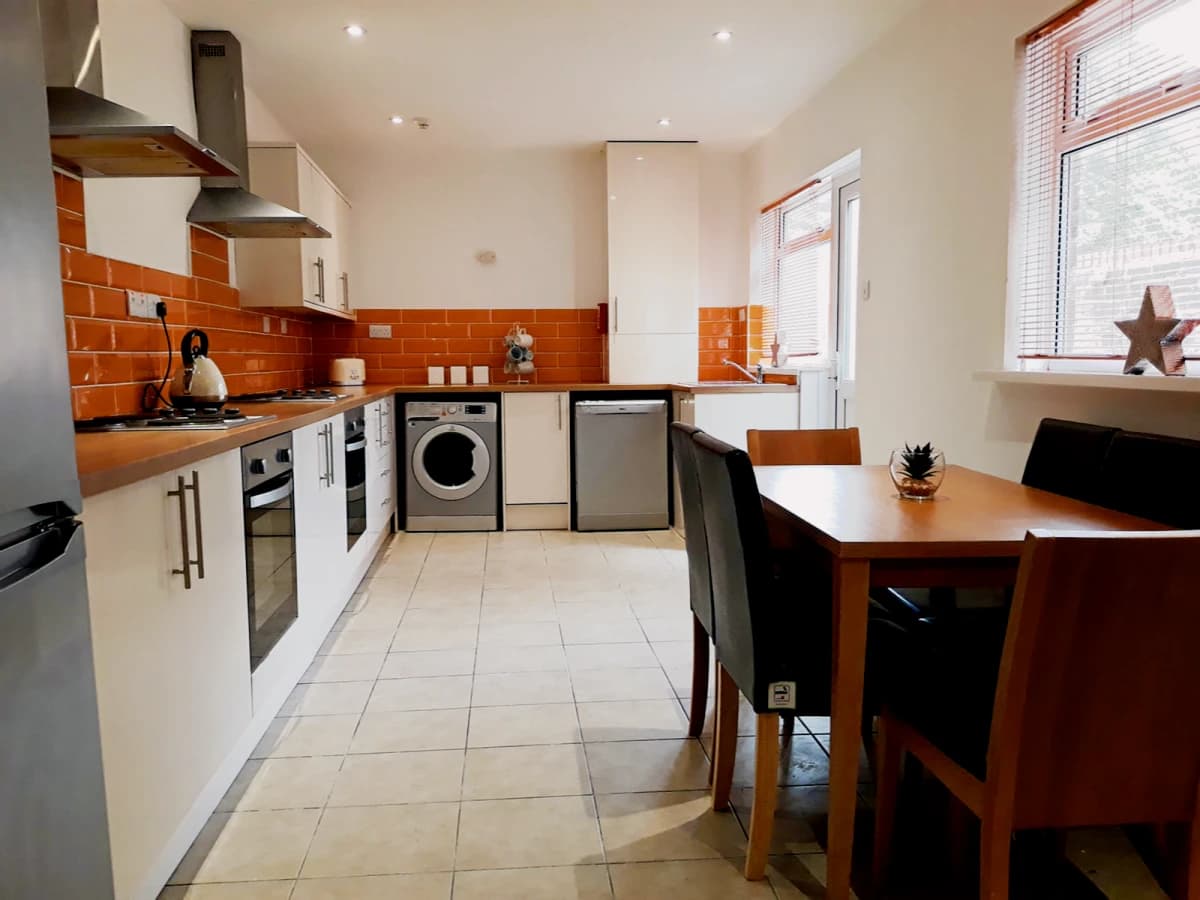 2-6 Bedroom Houses