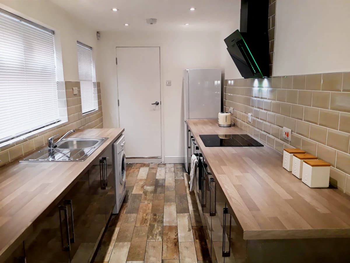 2-6 Bedroom Houses