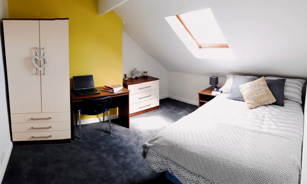 2-6 Bedroom Houses
