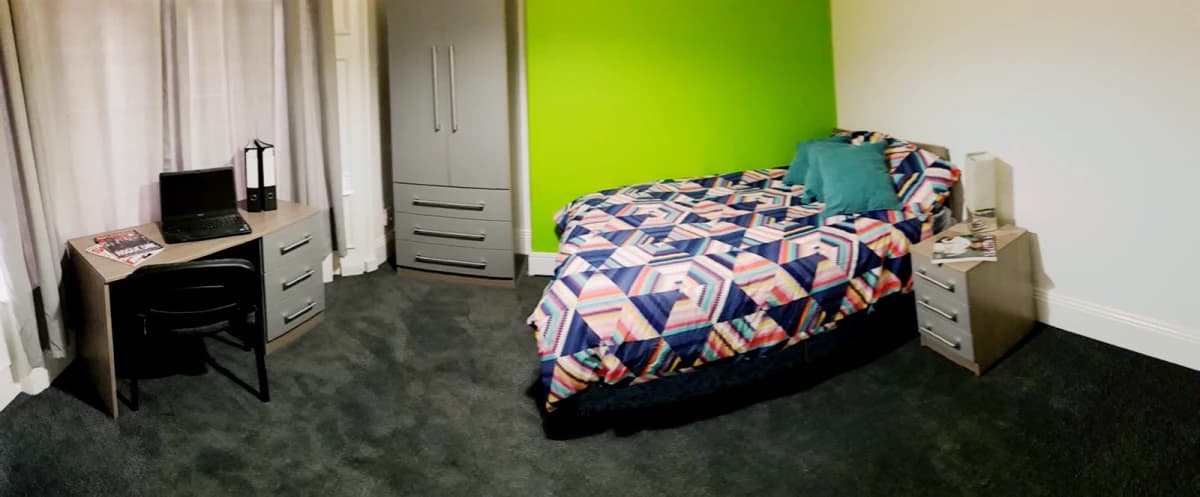 2-6 Bedroom Houses