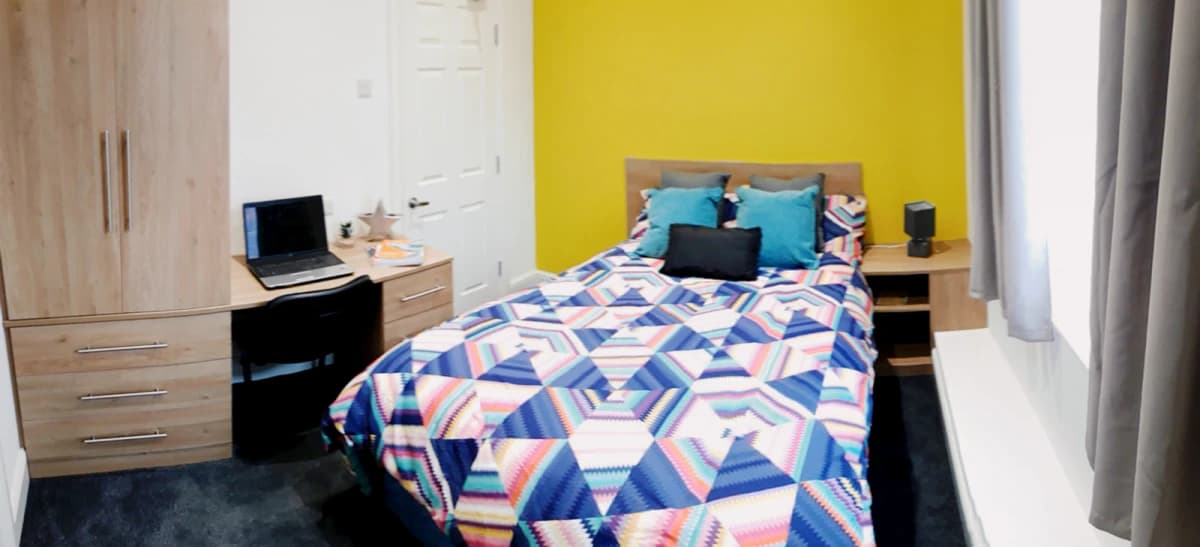 2-6 Bedroom Houses