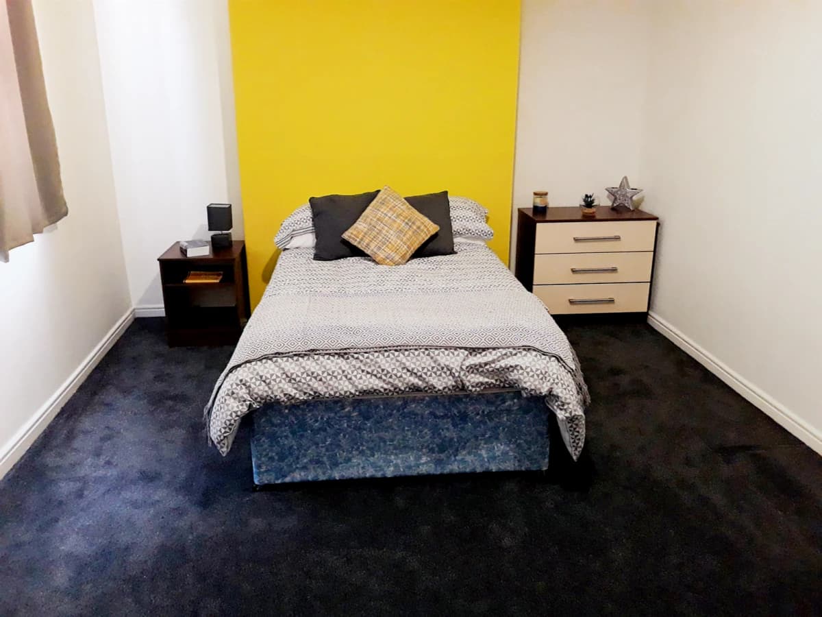 2-6 Bedroom Houses