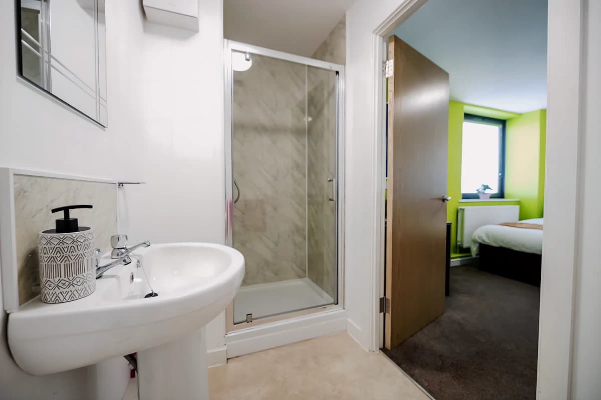 Premium Studio (Sealed Windows)