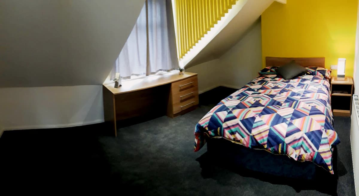 2-6 Bedroom Houses