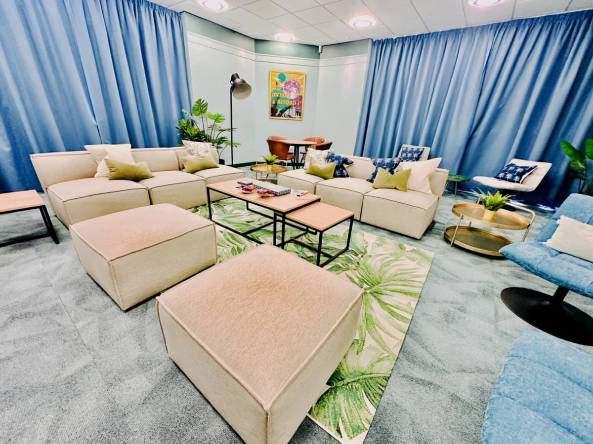 Endeavour Court image