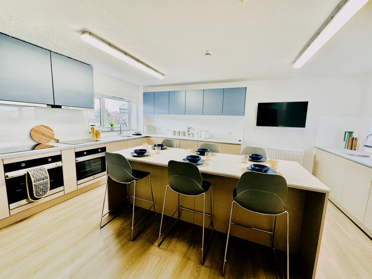 Endeavour Court image
