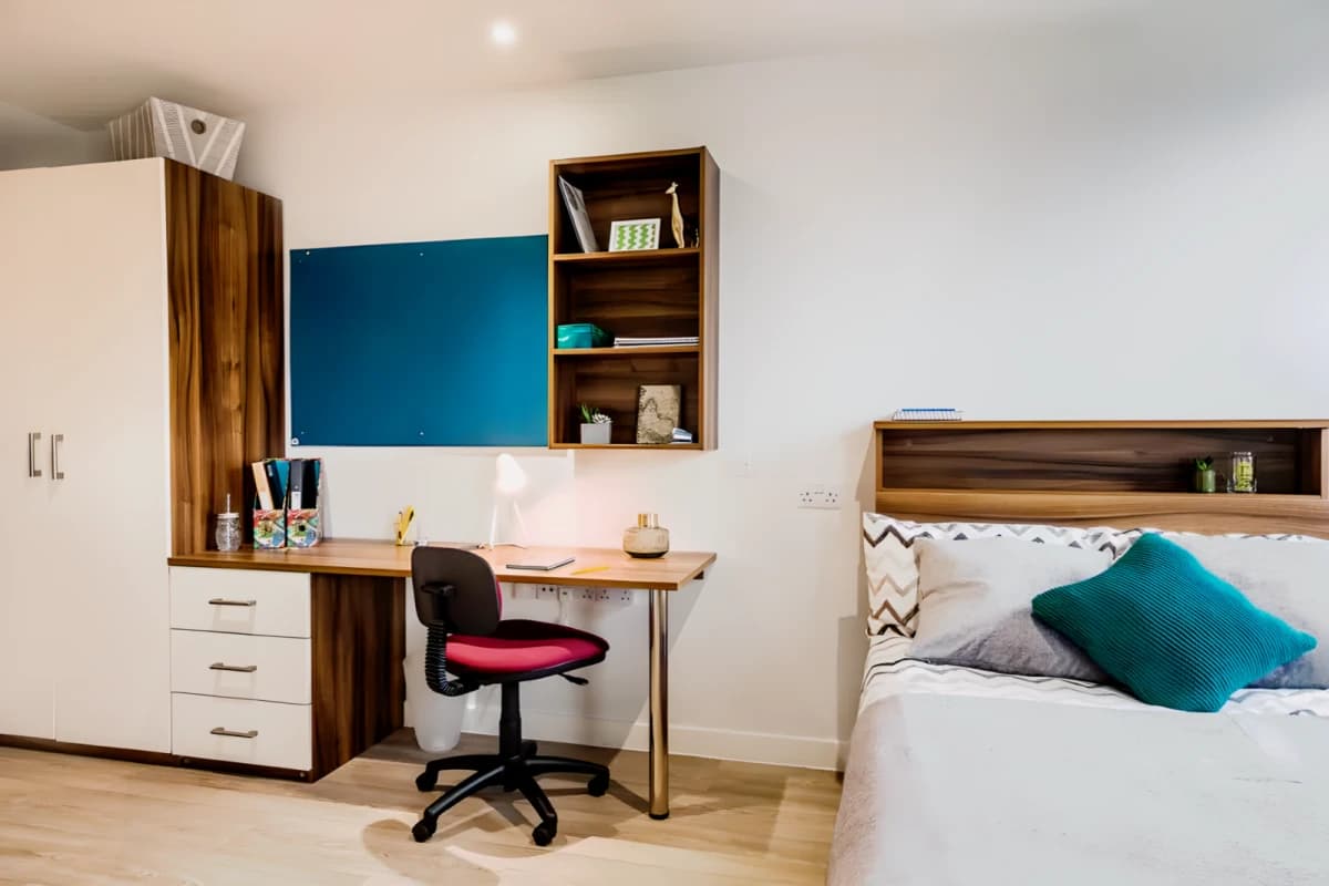 Penthouse Studio