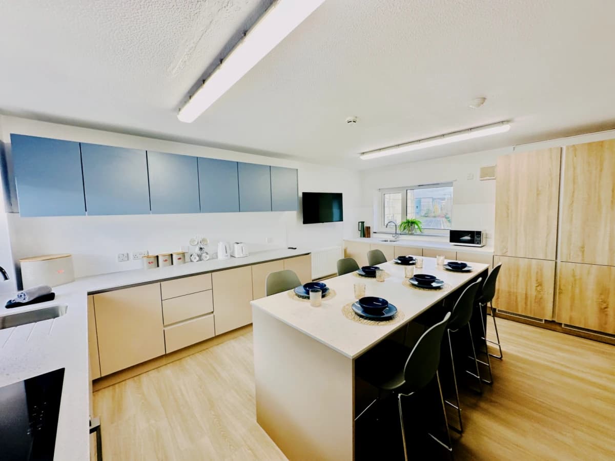 Endeavour Court image