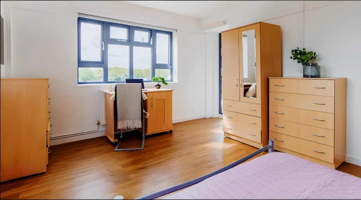 Surrey Quays Landale House image