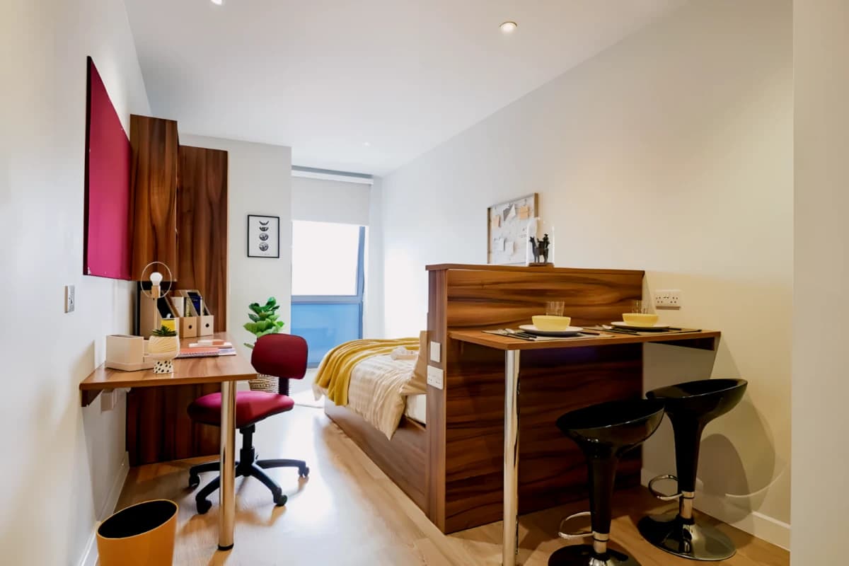 Deluxe Studio
