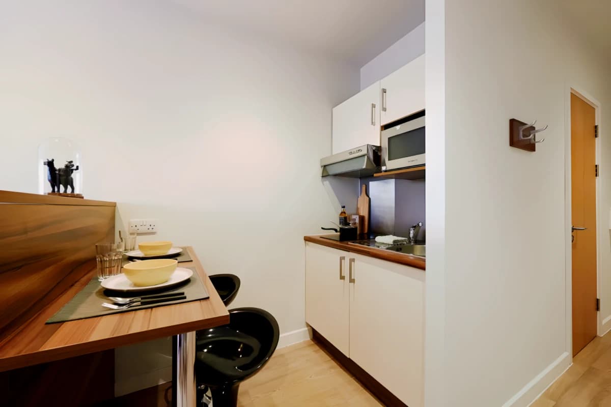 Deluxe Studio