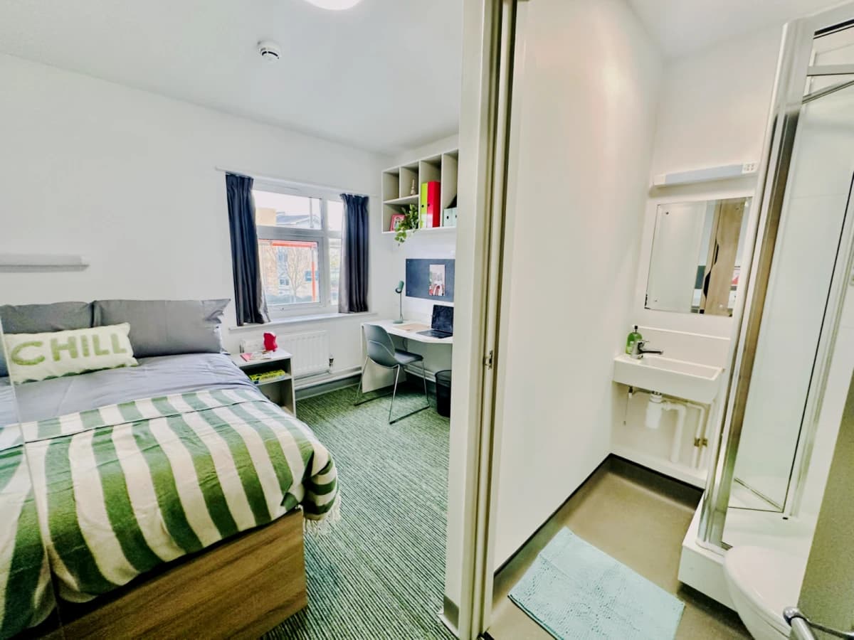 Endeavour Court image