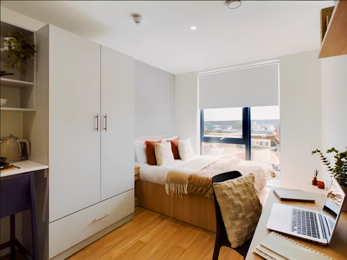 Straits Aire image