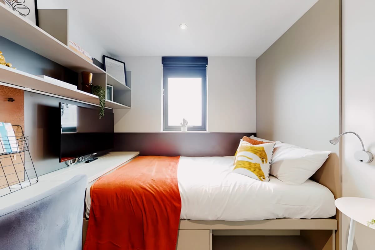 Gob Ealing Residence image 5