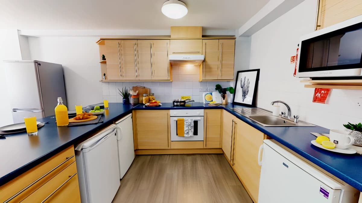 Silver En Suite