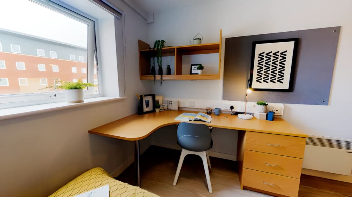 Silver En Suite