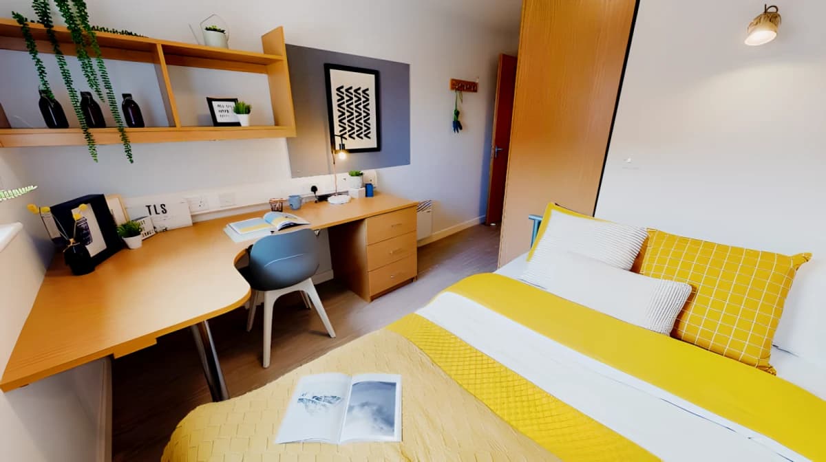 Silver En Suite