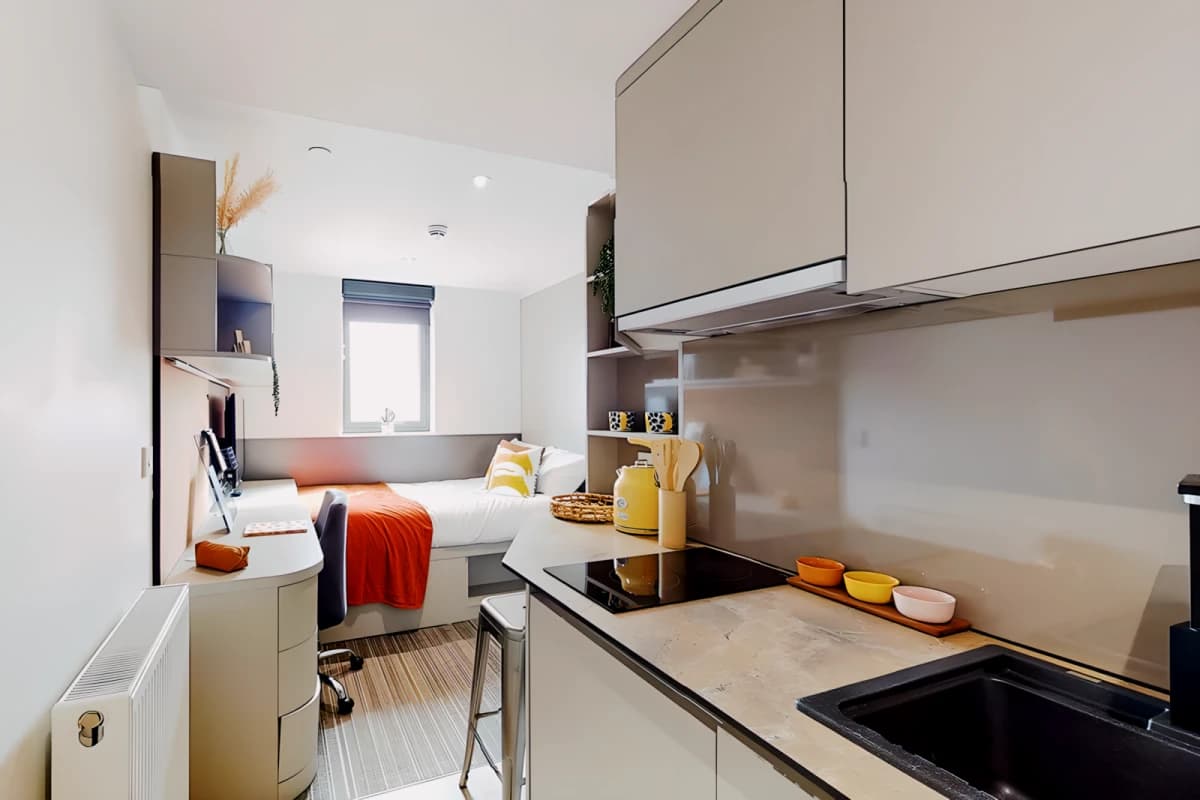 Gob Ealing Residence image