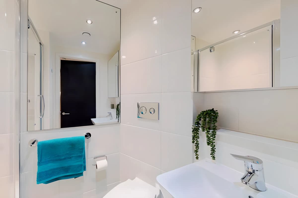 Gob Ealing Residence image