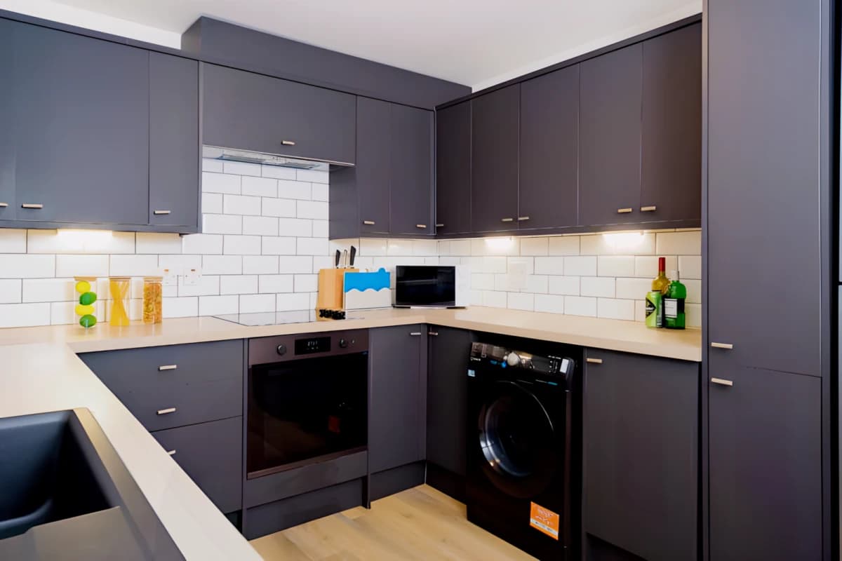 Refurbished Double Bed Flat