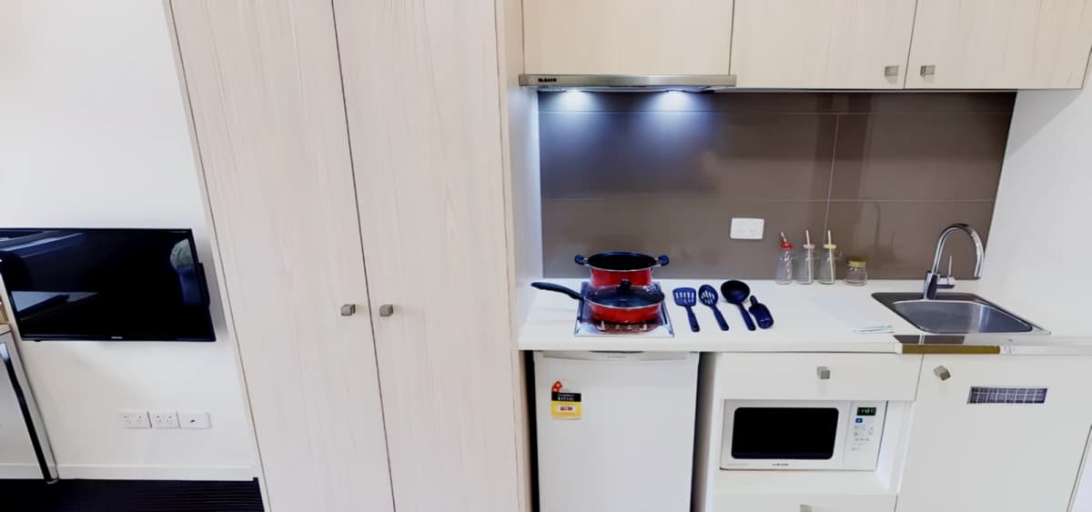 Student Living on Cobden image 3