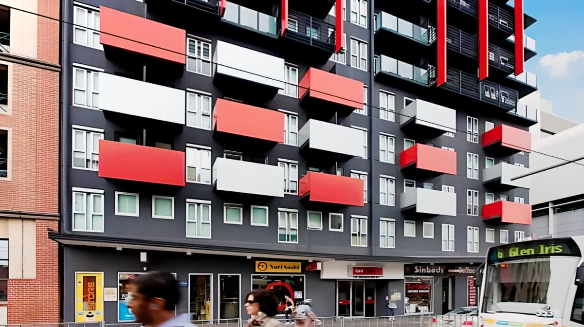 Student Living - 740 Swanston image 4