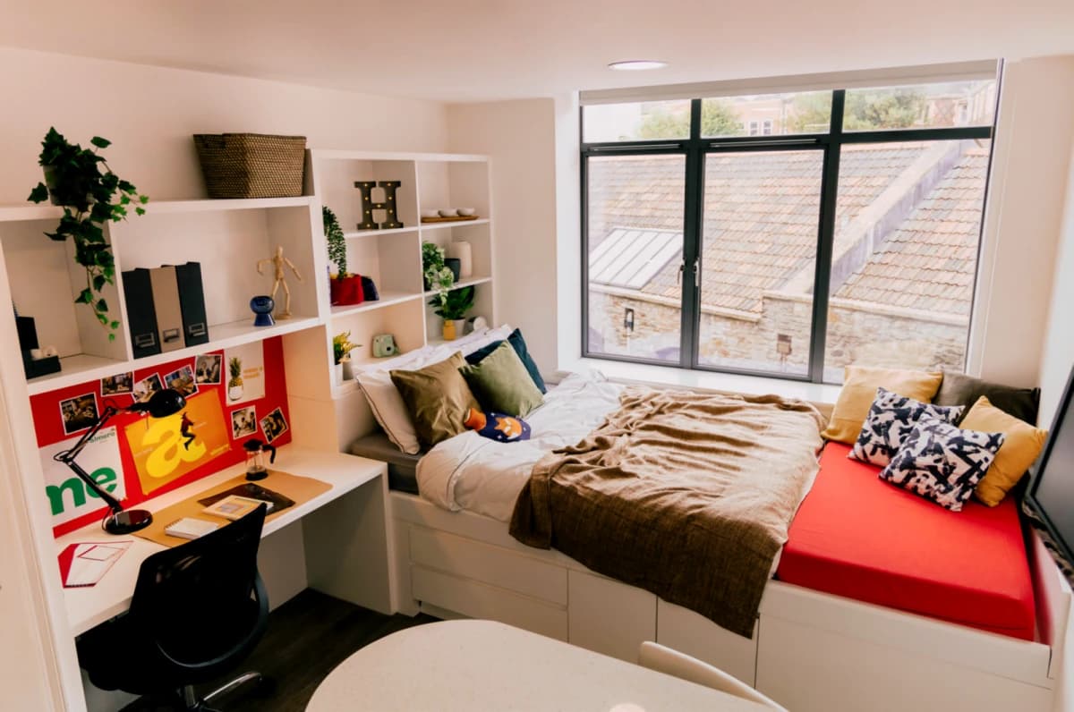 Stonebridge House image