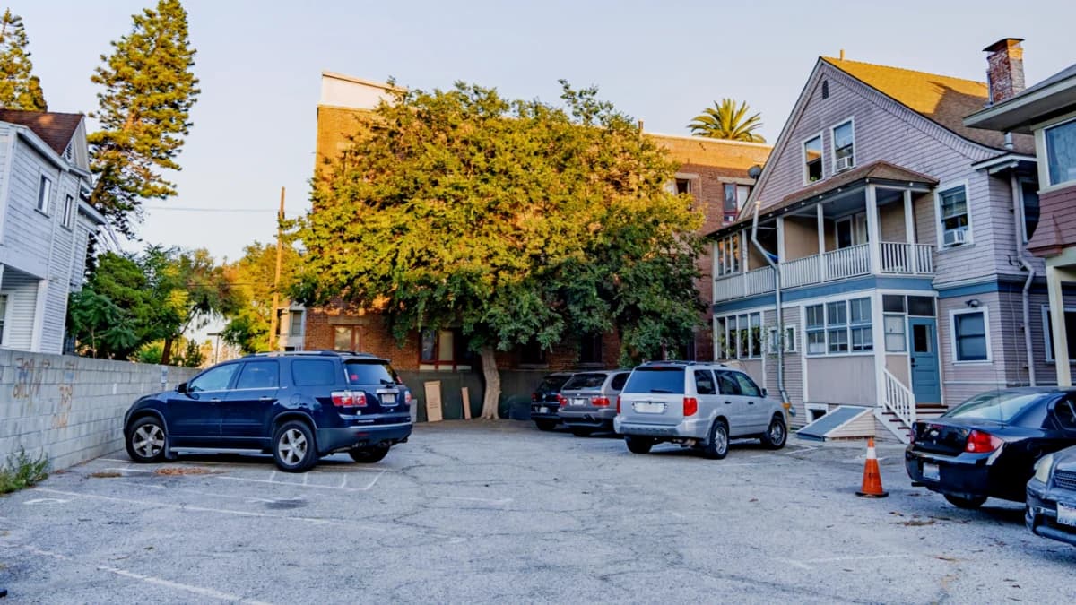  705 W. 23rd St image