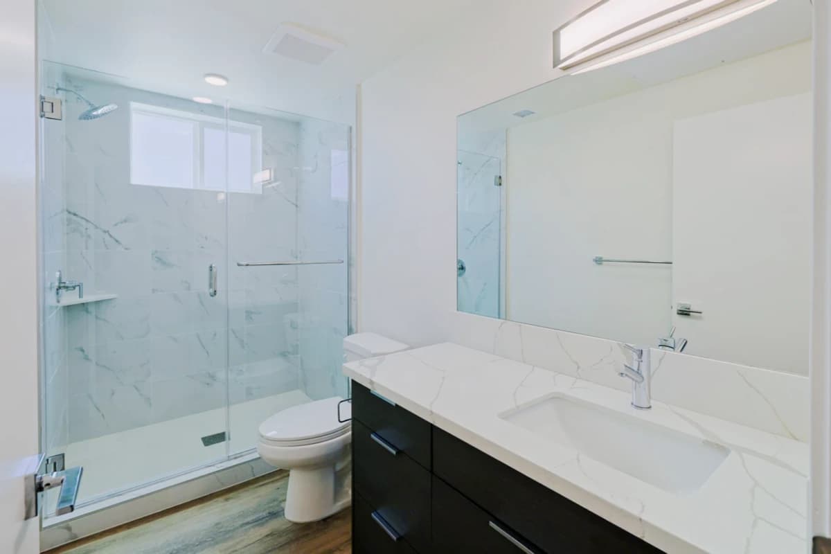 1189 W 37th Place image