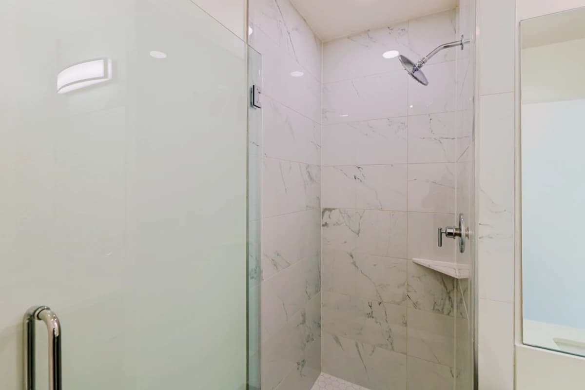 1118 W 37th Dr image