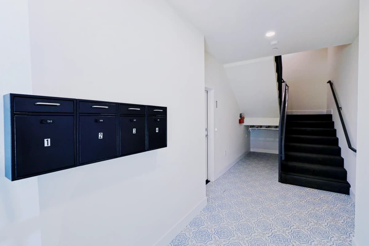 1189 W 37th Place image