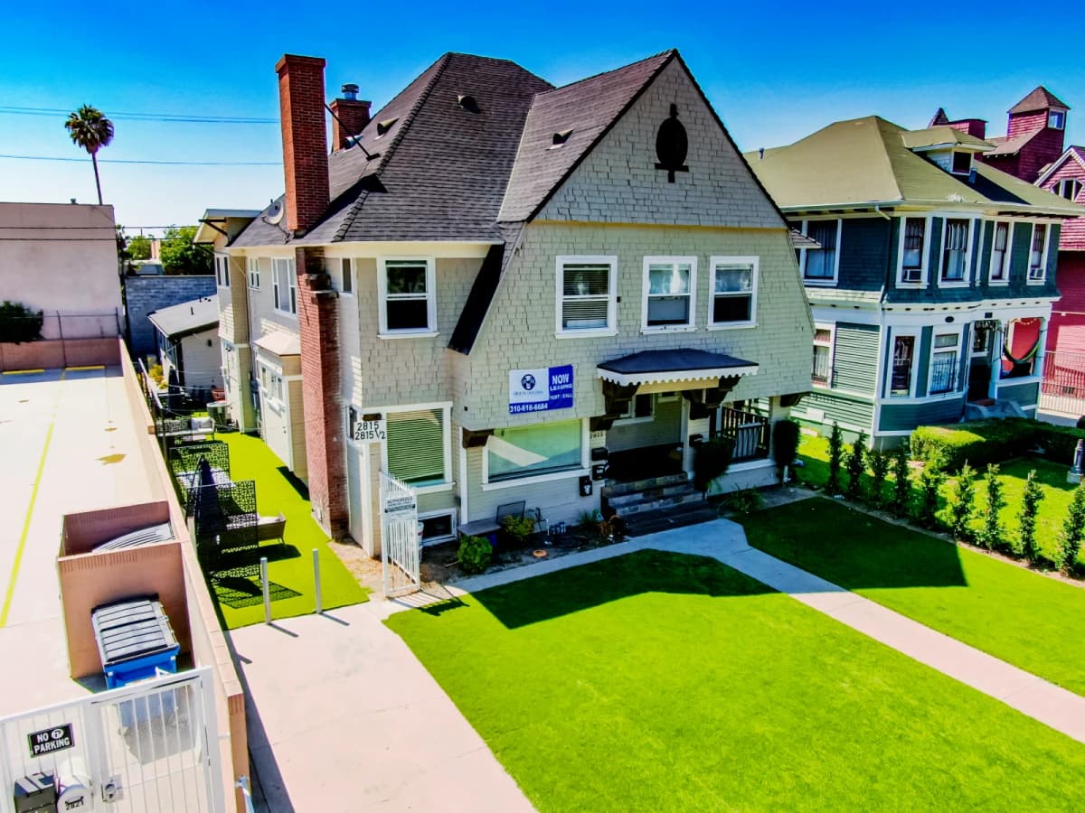 2815 Menlo Ave