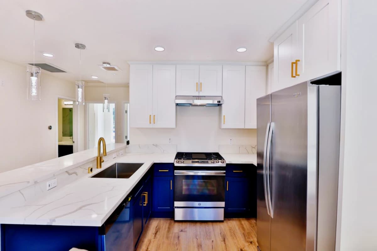 1118 W 37th Dr image 4