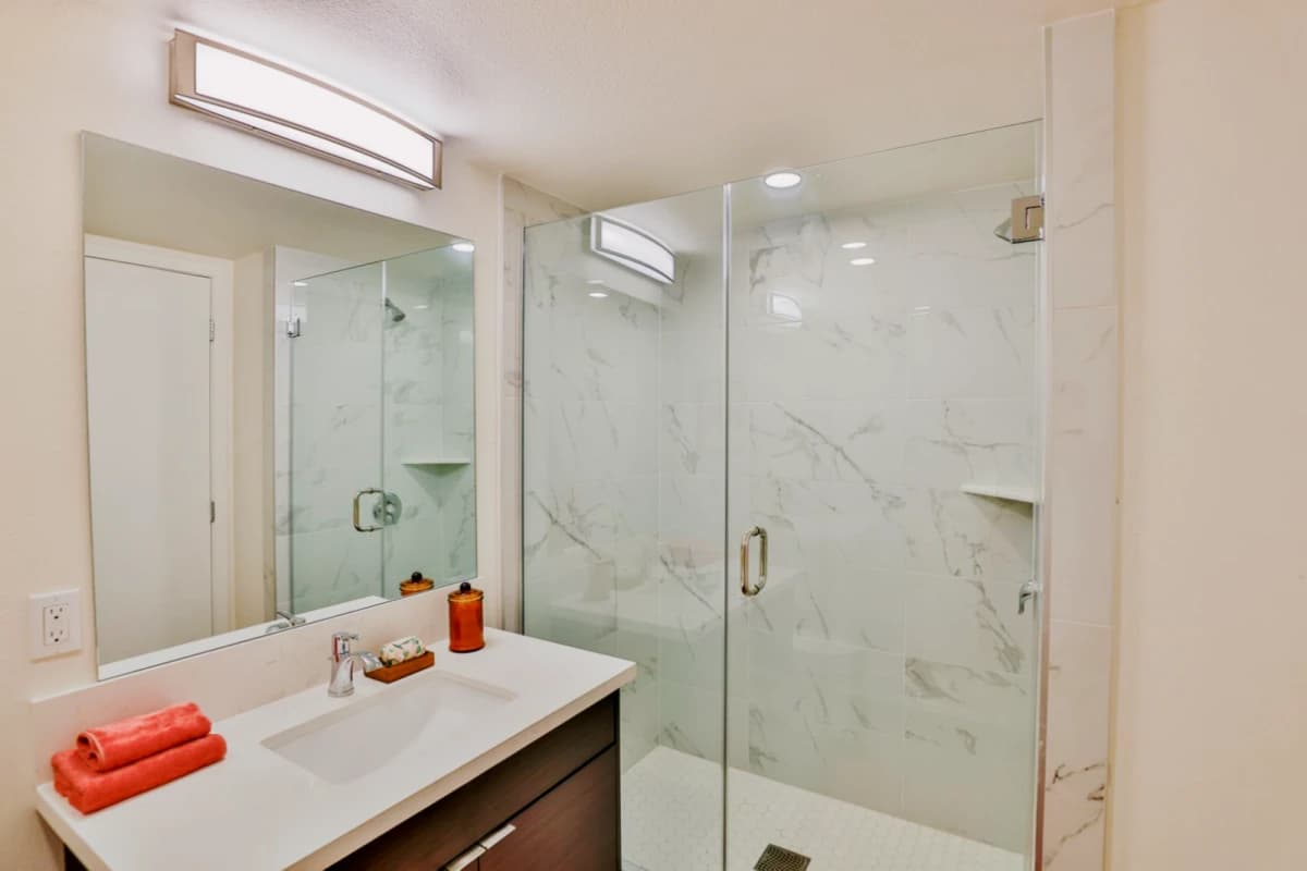 1164 W 37th Pl image