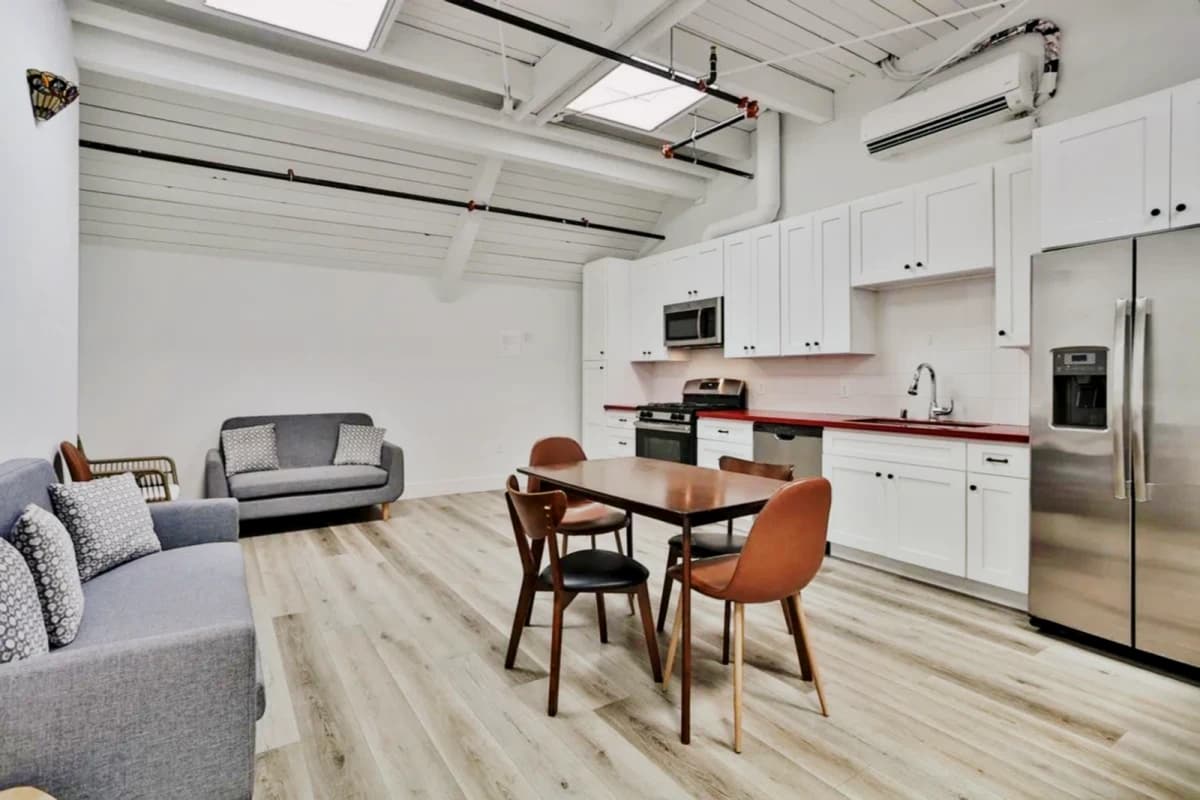 2909 Orchard Avenue image