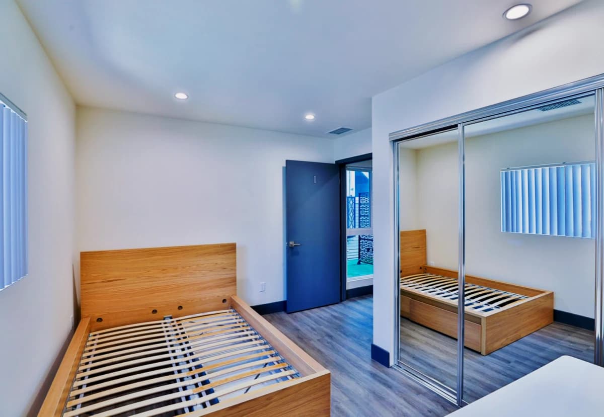 2815 Menlo Ave image