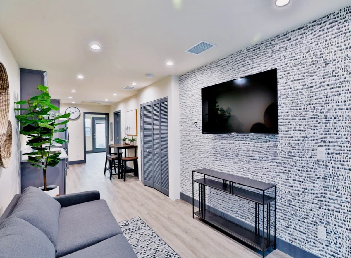 Pisces 2815 Apartments