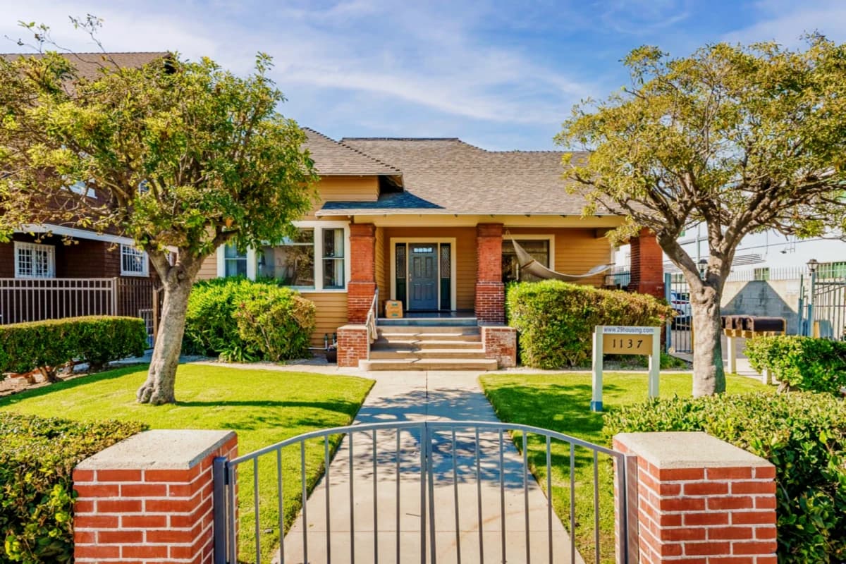 1137 W 29th Street 