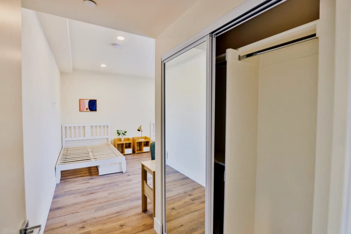 1164 W 37th Pl image