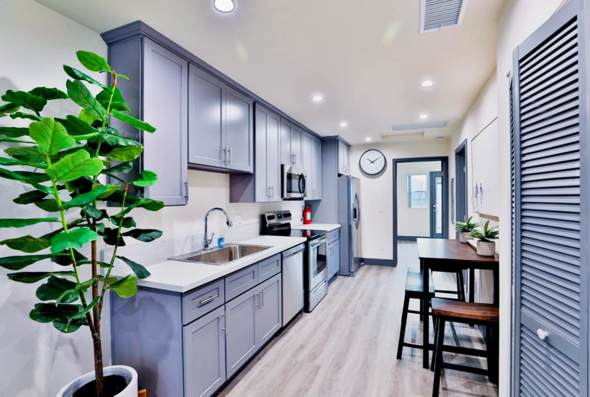 2815 Menlo Ave image