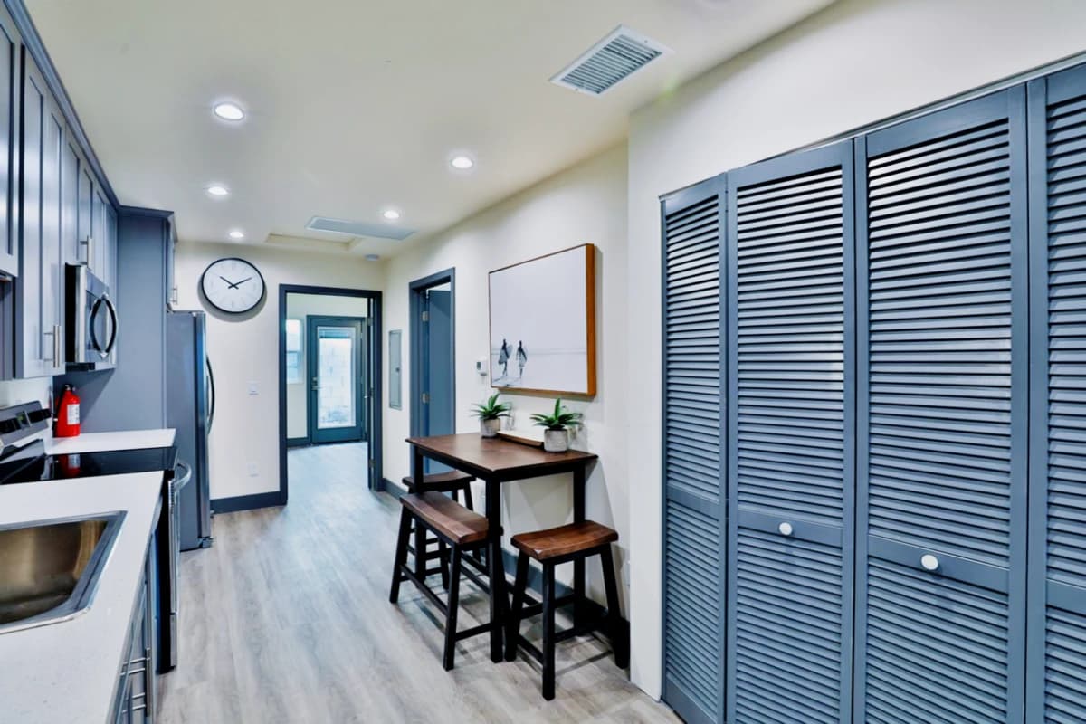 2815 Menlo Ave image